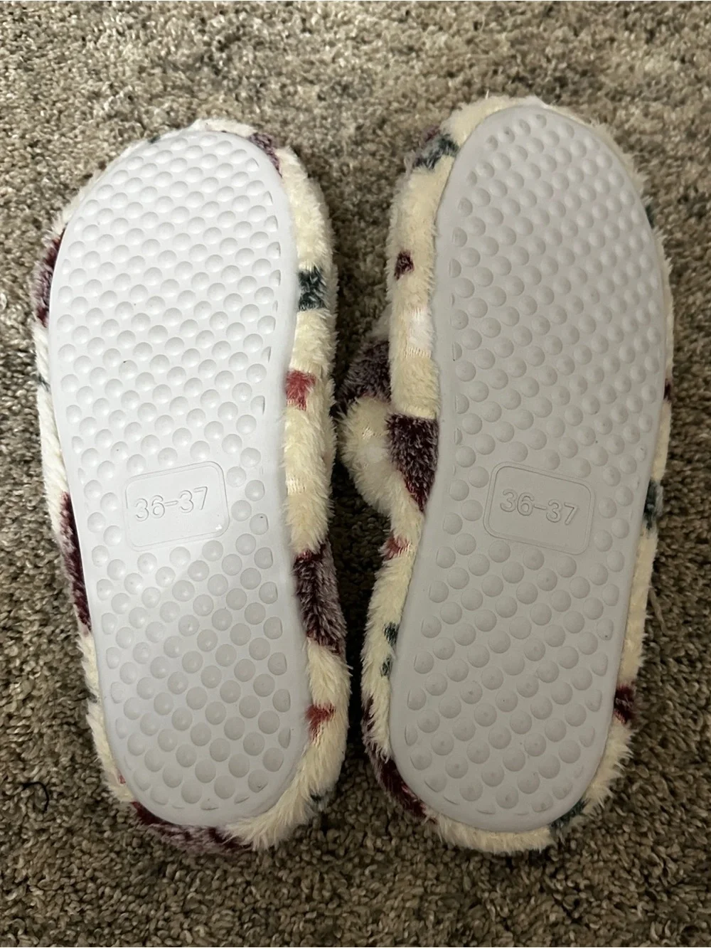 Cozy Star Print Fuzzy Slippers in Pink and Cream